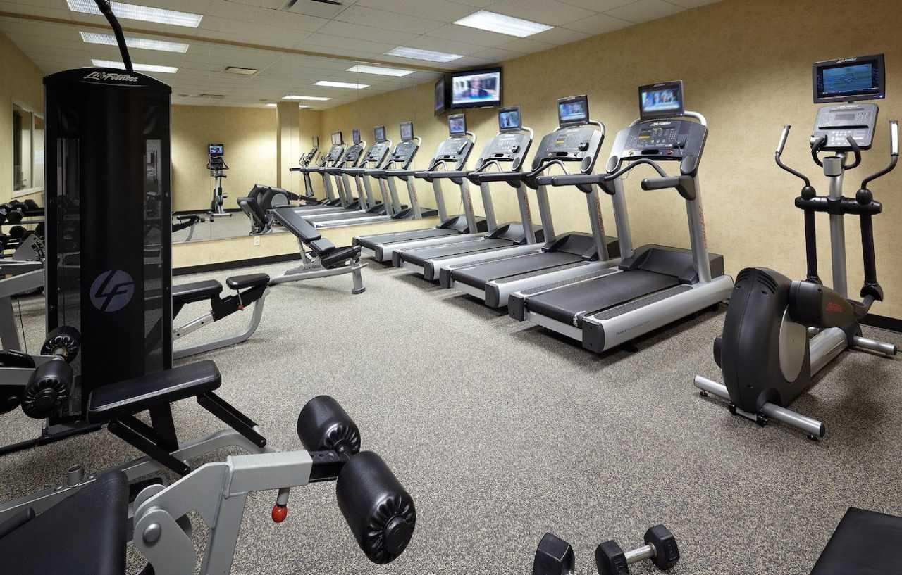 Hotel Courtyard By Marriott Montreal Airport