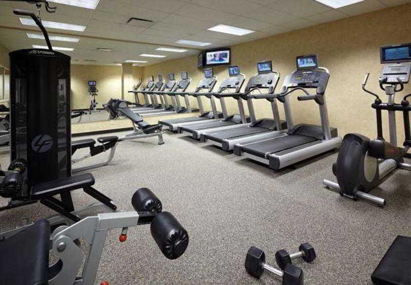 Courtyard By Marriott Montreal Airport Hotel Dorval
