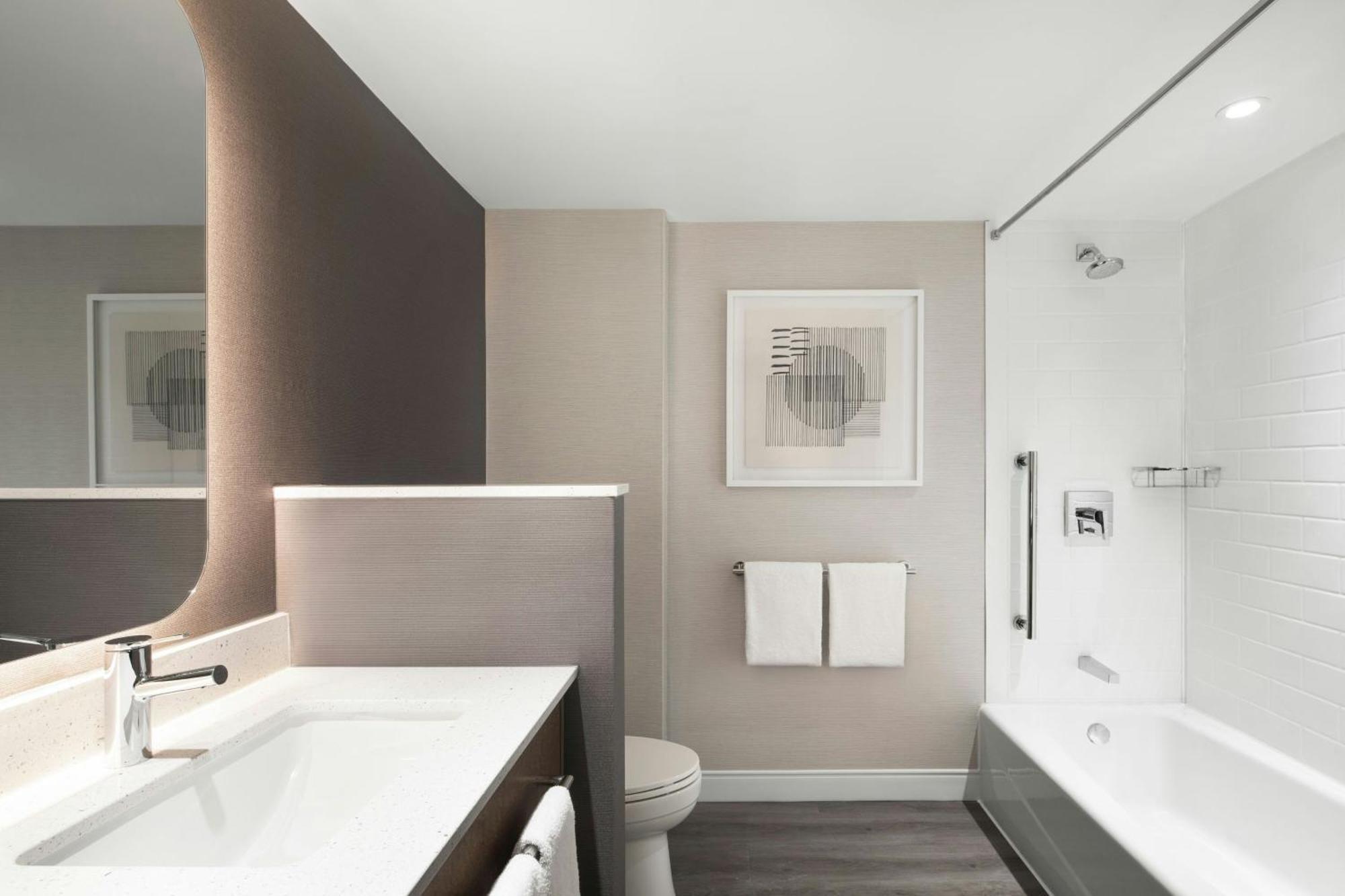 Hotel Courtyard By Marriott Montreal Airport