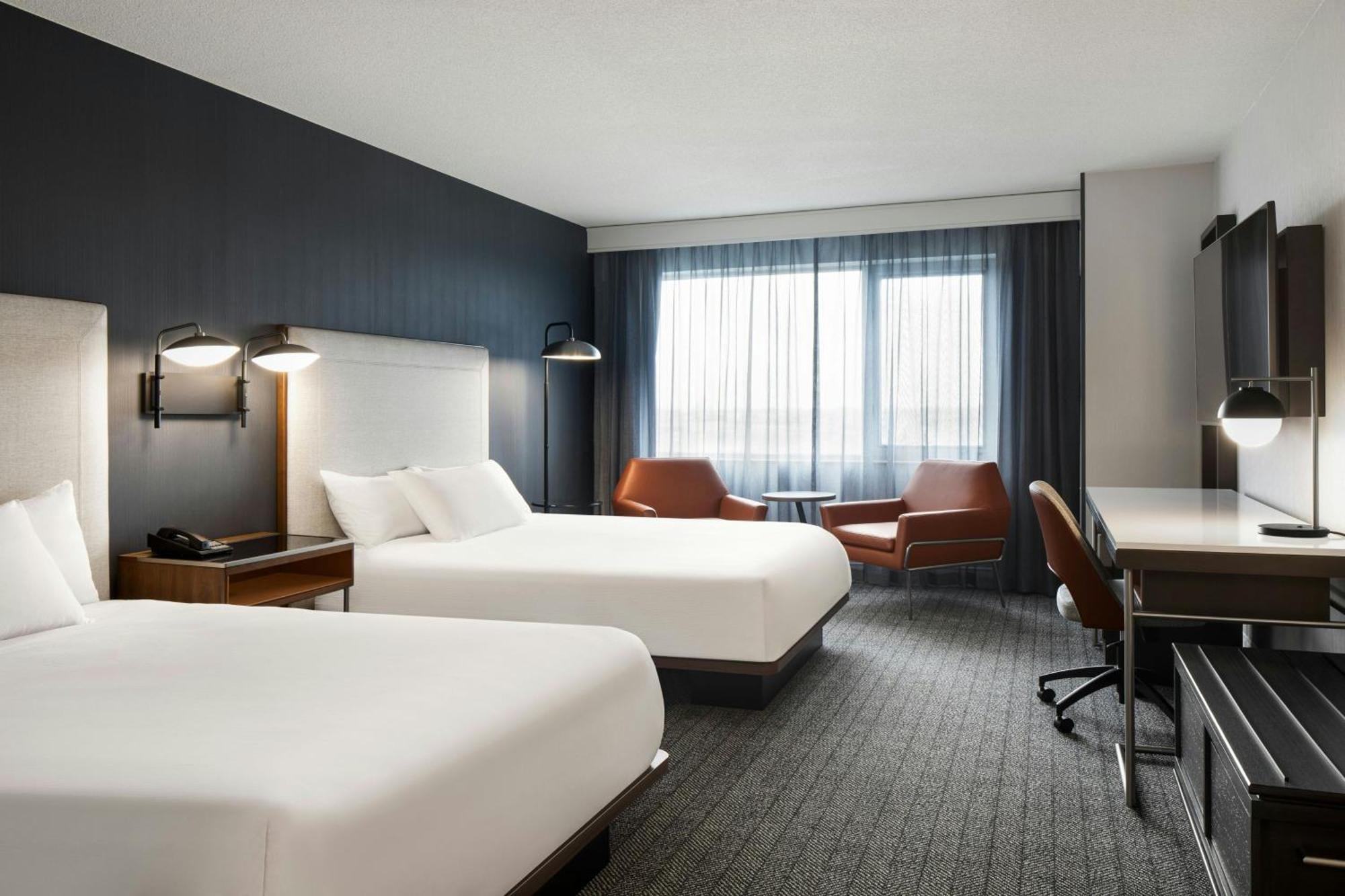 Courtyard By Marriott Montreal Airport Hotel