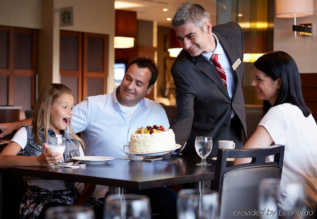 Hotel Courtyard By Marriott Montreal Airport Dorval