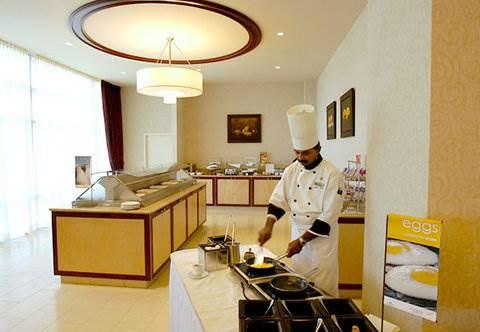 Courtyard By Marriott Montreal Airport Hotel Dorval