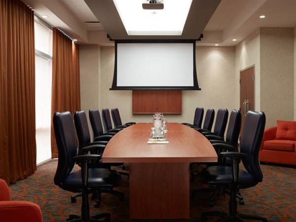 Hotel Courtyard By Marriott Montreal Airport Dorval