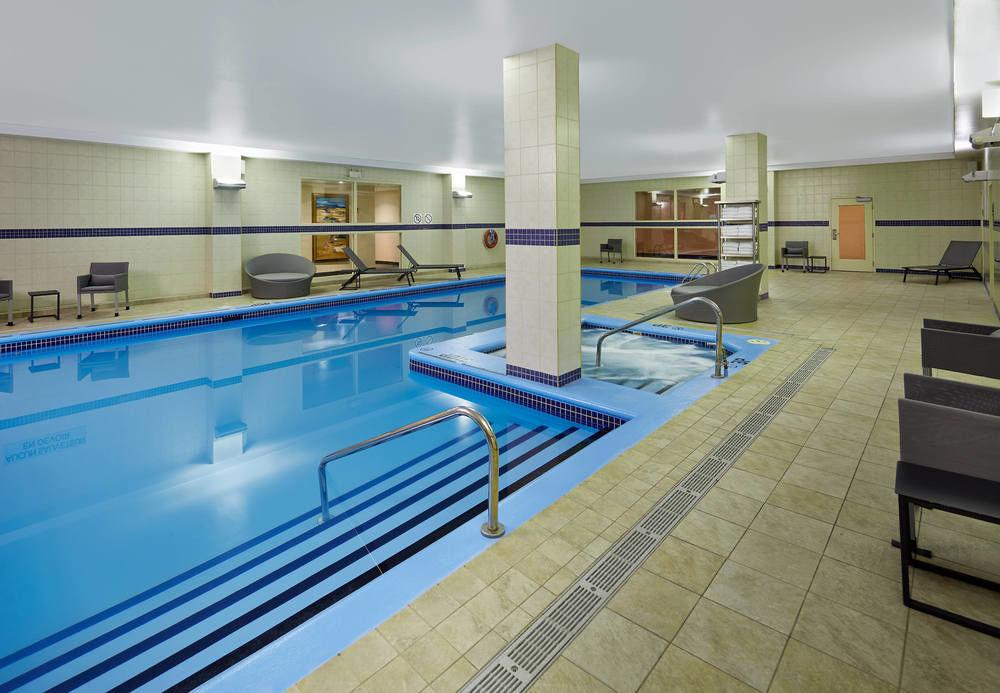 Courtyard By Marriott Montreal Airport