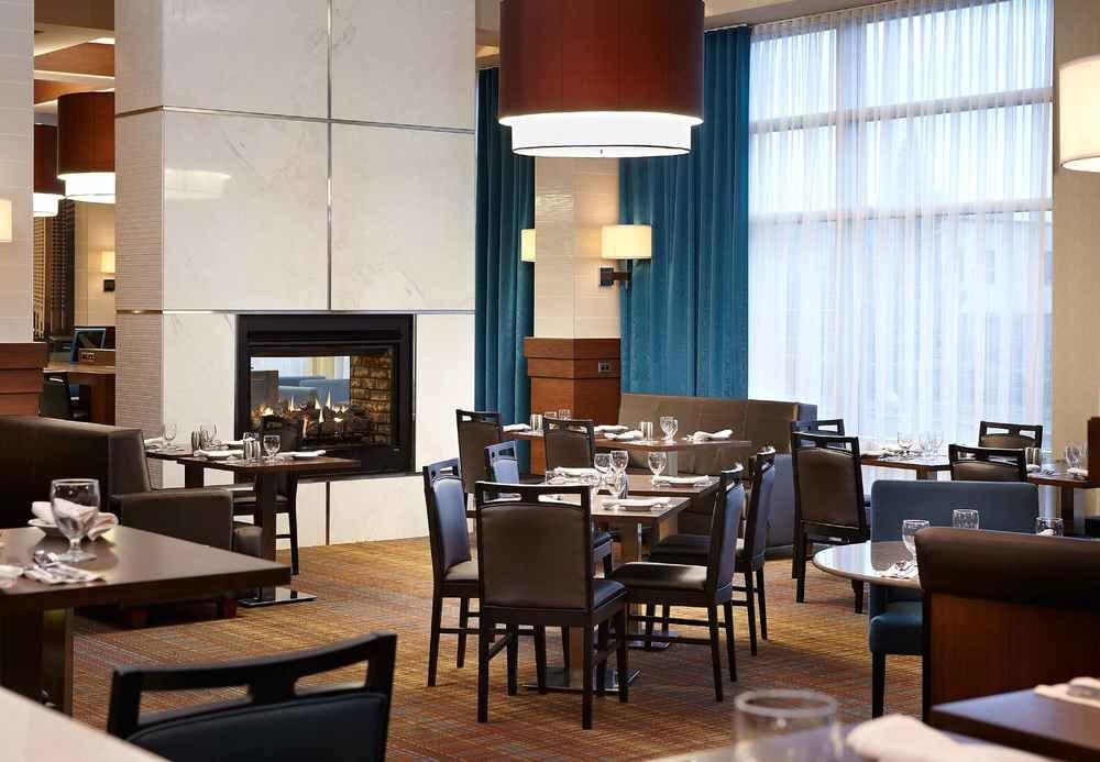 Courtyard By Marriott Montreal Airport 4*