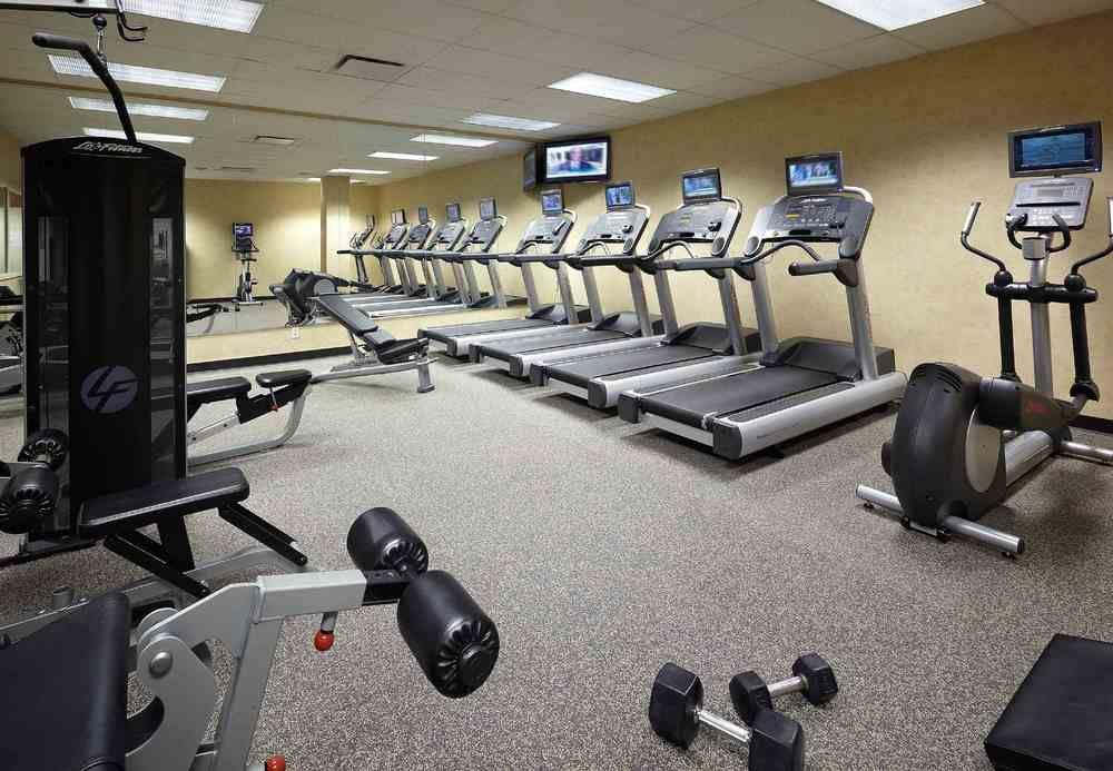 Courtyard By Marriott Montreal Airport Hotel Dorval