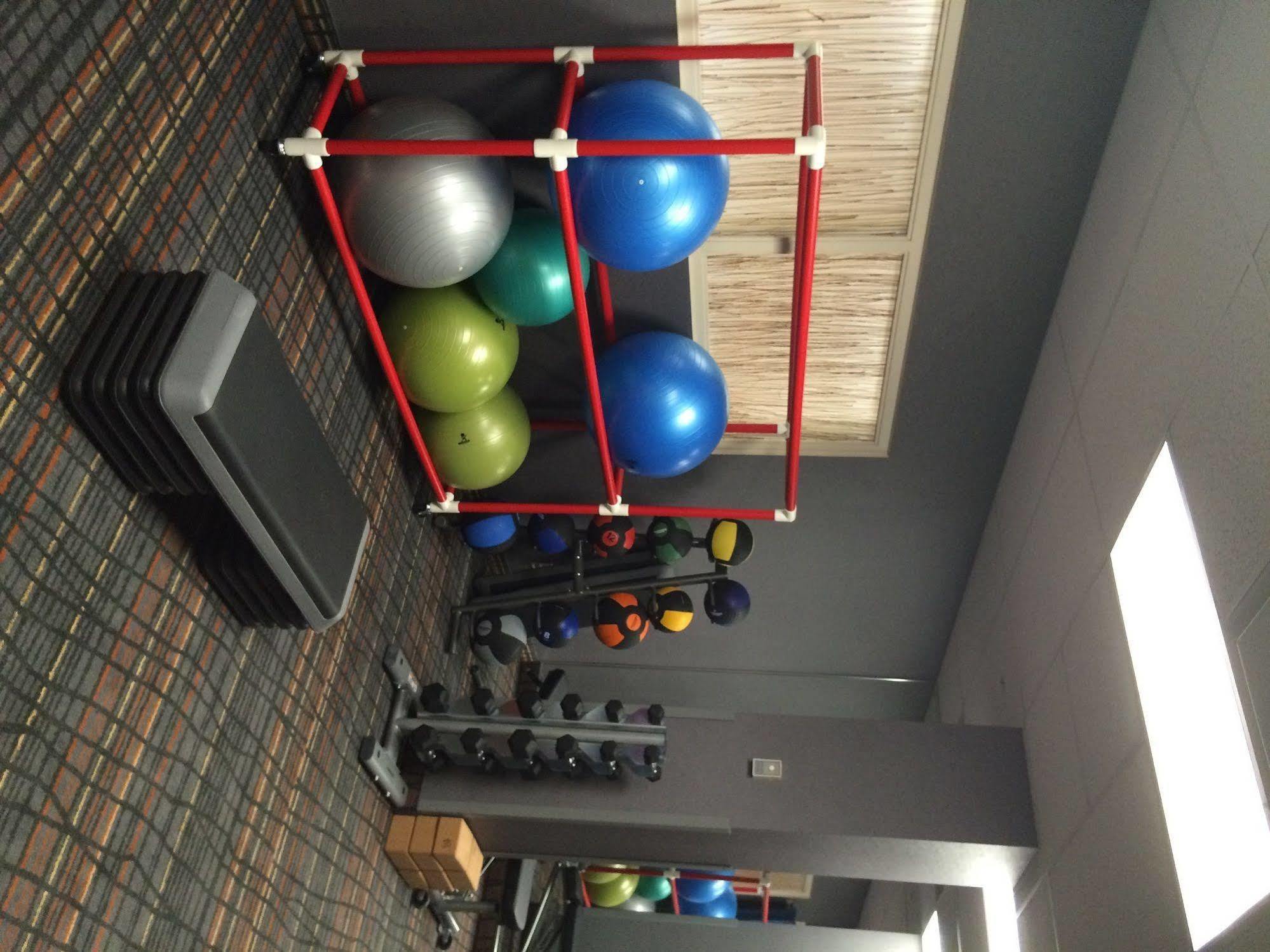 Courtyard By Marriott Montreal Airport Hotel Dorval