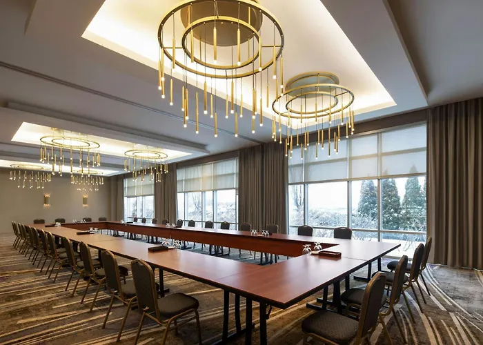 Courtyard By Marriott Montreal Airport