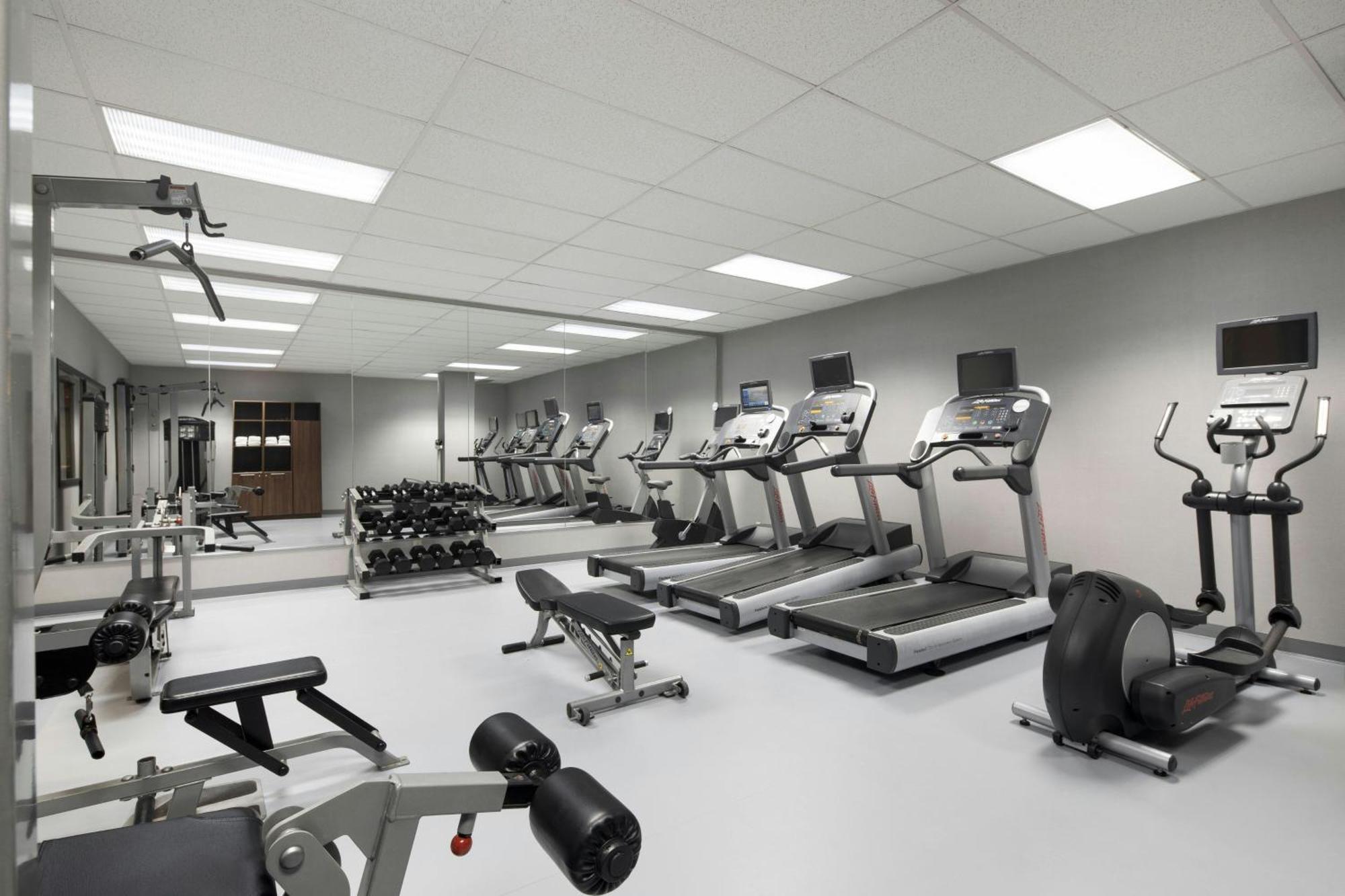 Courtyard By Marriott Montreal Airport Dorval