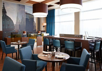 Courtyard By Marriott Montreal Airport Hotel 4*